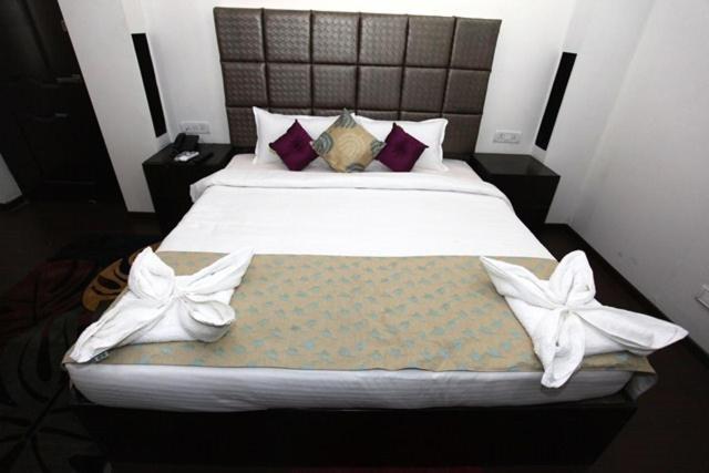 Oyster Airport Hotel Hyderabad Exterior photo