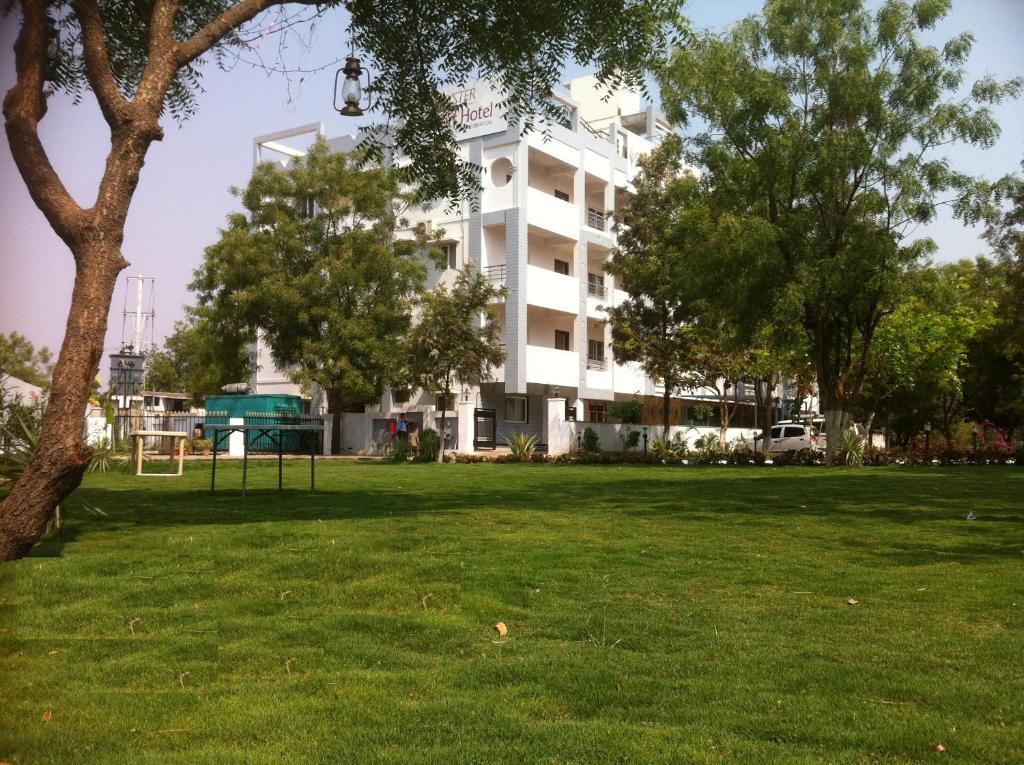Oyster Airport Hotel Hyderabad Room photo